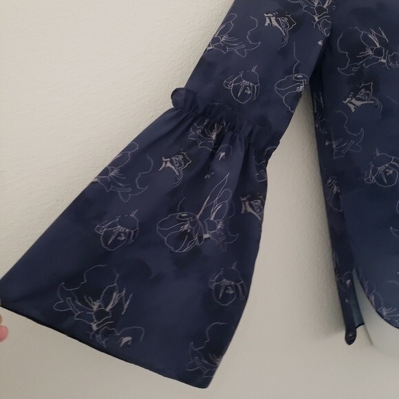 Saks Fifth Avenue Floral Top Small Bell Sleeves Navy Blue Boho Ruffles - Picture 2 of 9